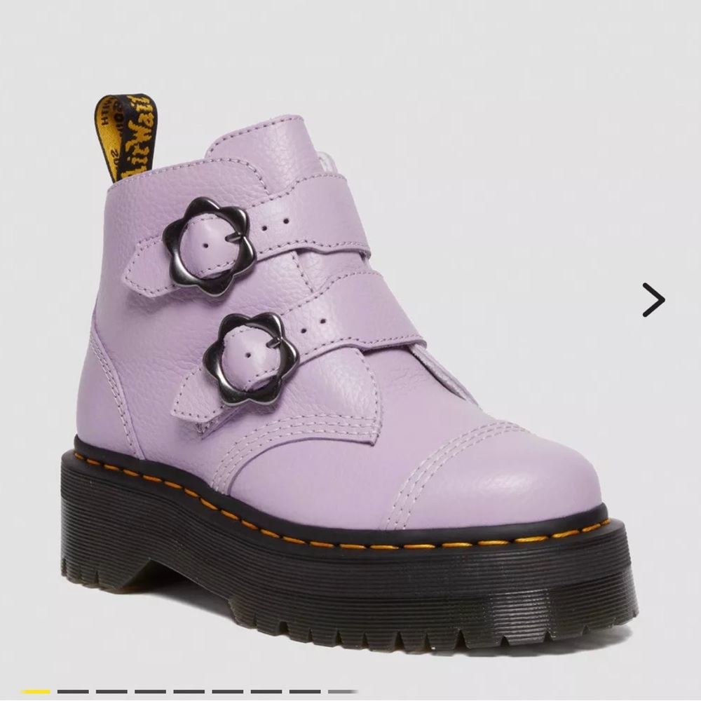 Dr. Martens lilac Leather Boots
